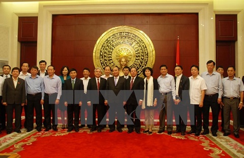 Вице-премьер Нгуен Суан Фук посетил посольство Вьетнама в Китае